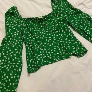 H&M Green & white puffed long sleeve floral blouse size XS NWOT